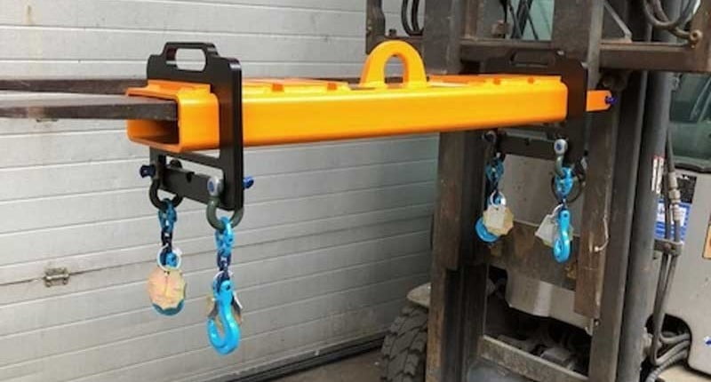 Hijsjuk voor het veilig wisselen van heftruck tractie accu batterij