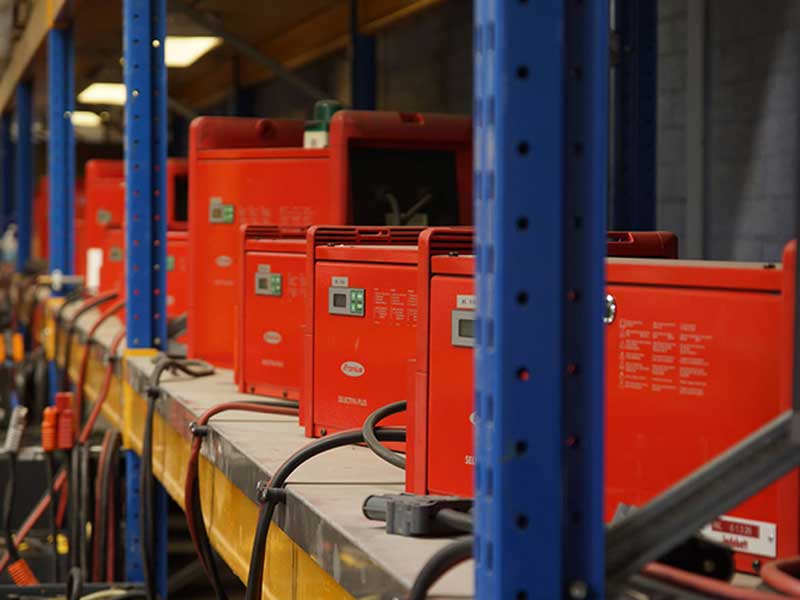 Service op maat Tractiebatterijen Indubatt Verkoop Verhuur Onderhoud Inspectie