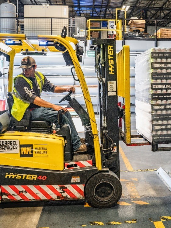 Welk type heftruck accu kies ik voor mijn inzet?