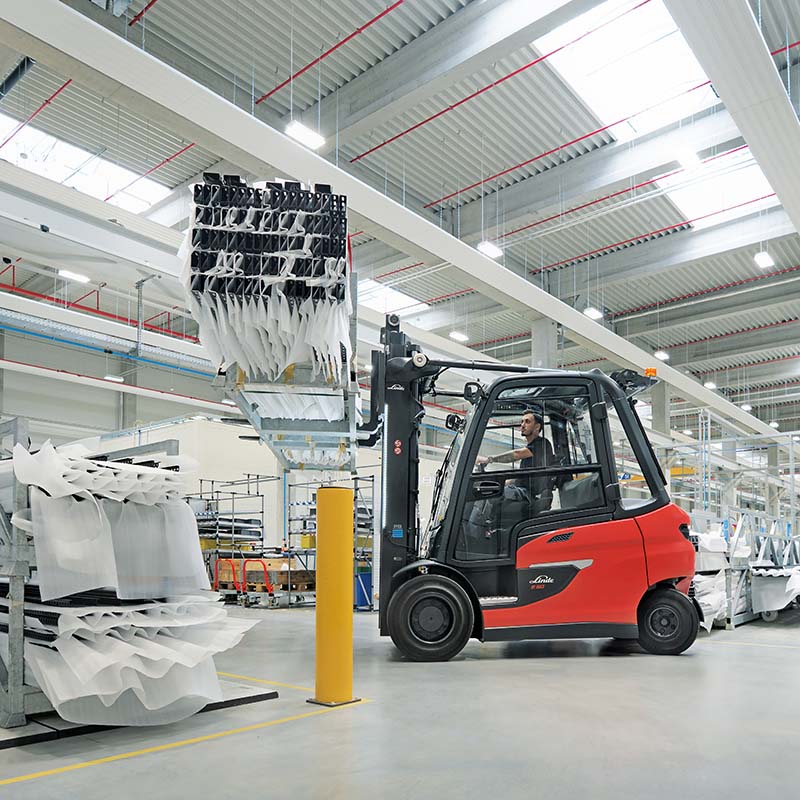 Tractie accu direct uit voorraad voor intern transport in warehouse